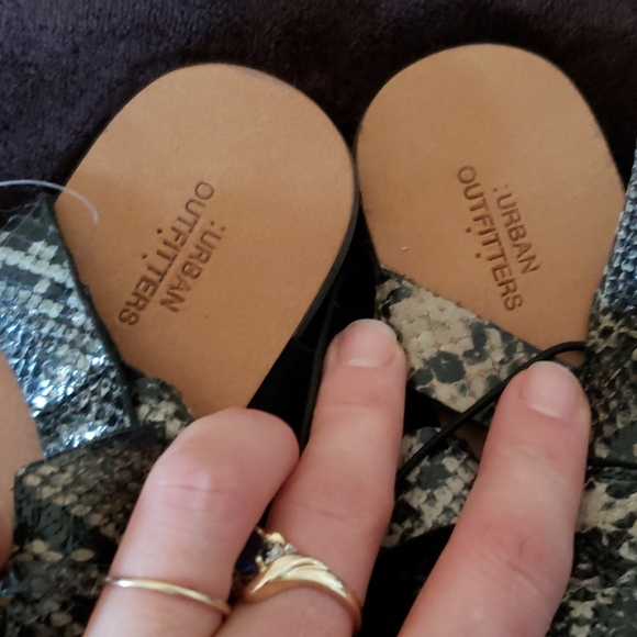 Urban outfitter strappy sandals - Picture 3 of 8